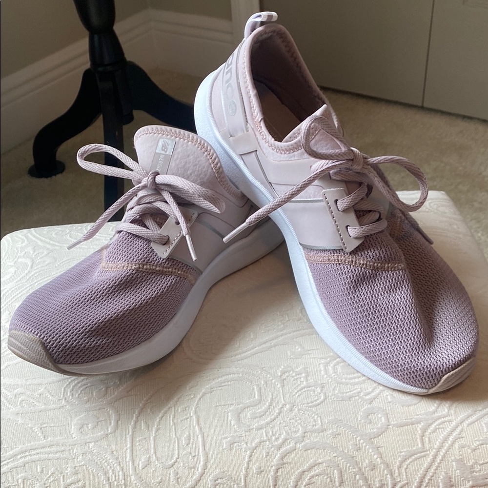 New Balance Women's Light Pinkish Purple Sneakers very comfortable!